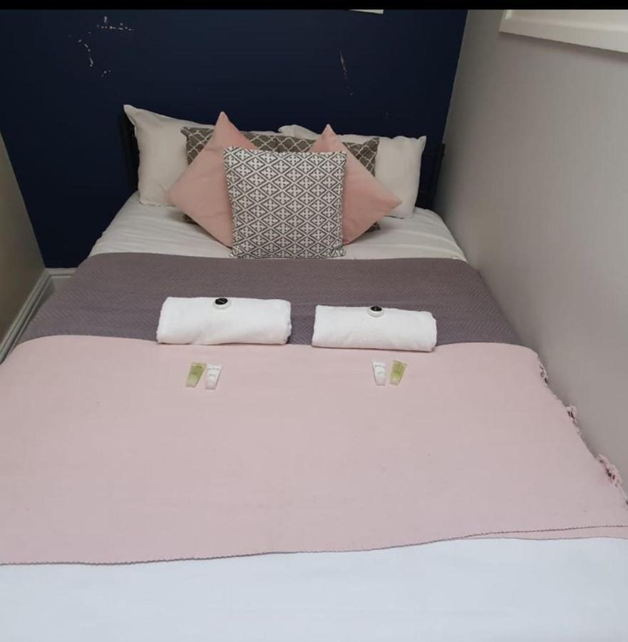 Stunning Hepburn Suite! Bath Bagian luar foto
